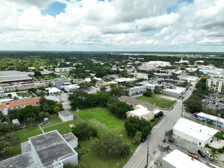 1865 Old Dixie Hwy, Vero Beach, FL for lease - Primary Photo - Image 2 of 5