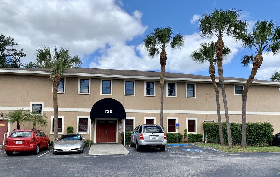 720-722 E Fletcher Ave, Tampa, FL for lease - Building Photo - Image 2 of 12