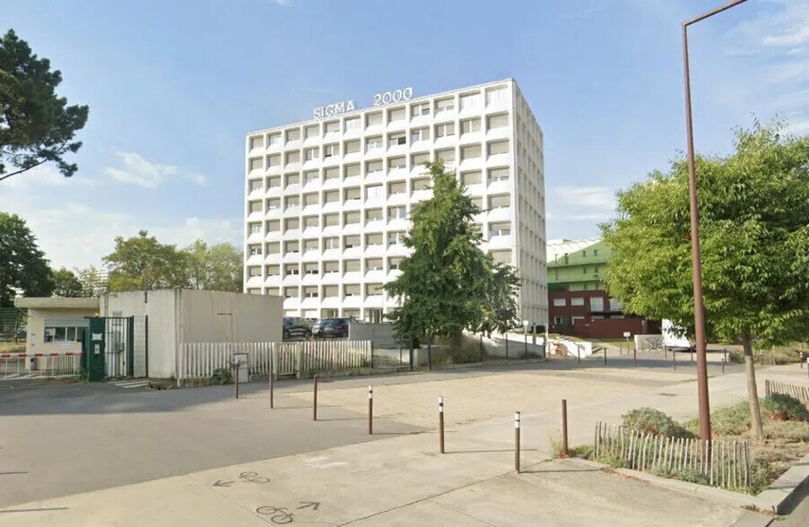 Office in Nantes for lease - Building Photo - Image 1 of 8