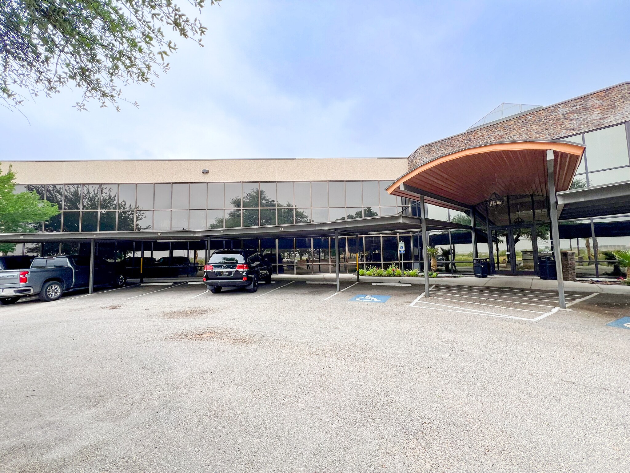 3510 N A St, Midland, TX for lease Building Photo- Image 1 of 44