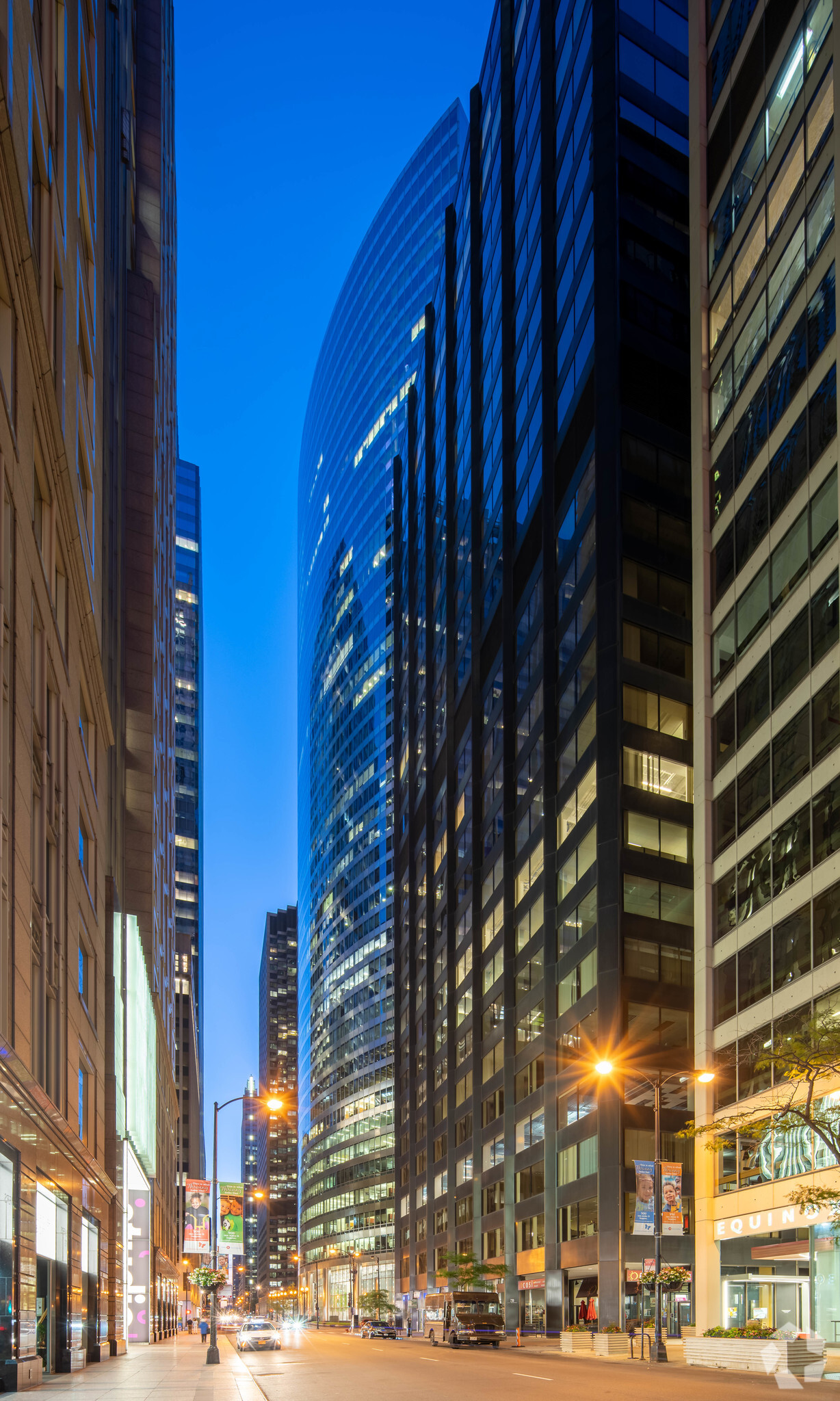 71 S Wacker Dr, Chicago, IL 60606 - One North Wacker | LoopNet 