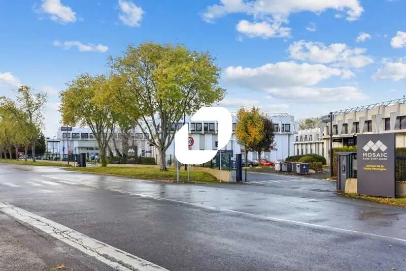 Office in Évry-Courcouronnes for lease - Building Photo - Image 3 of 16