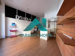 Retail in Cáceres, Cáceres for lease Interior Photo- Image 1 of 5