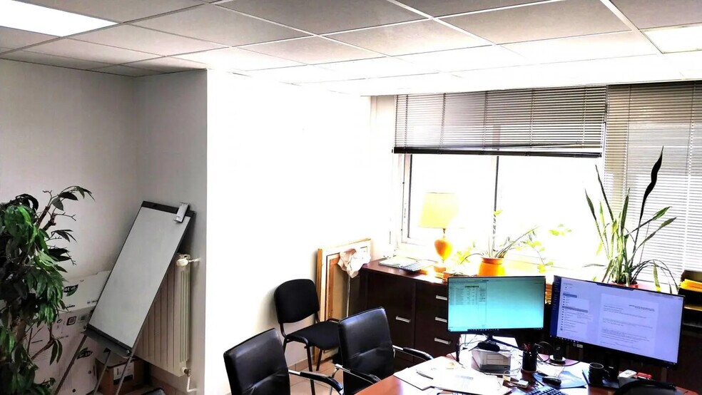 Office in Toulon for sale - Building Photo - Image 2 of 6