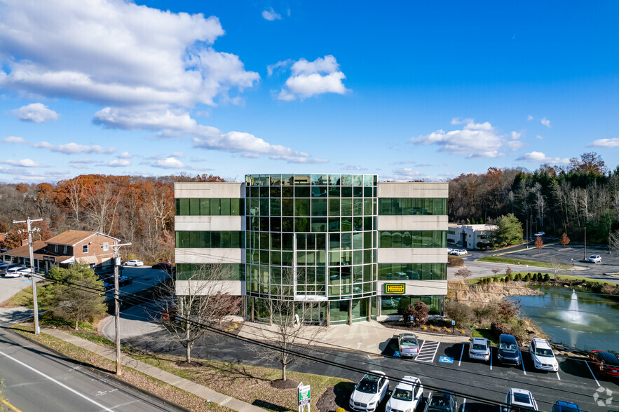 2100 Corporate Dr, Wexford, PA for lease - Building Photo - Image 2 of 7