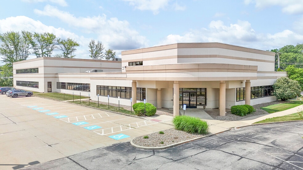 1230 Park Ave, Amherst, OH for sale - Building Photo - Image 1 of 1