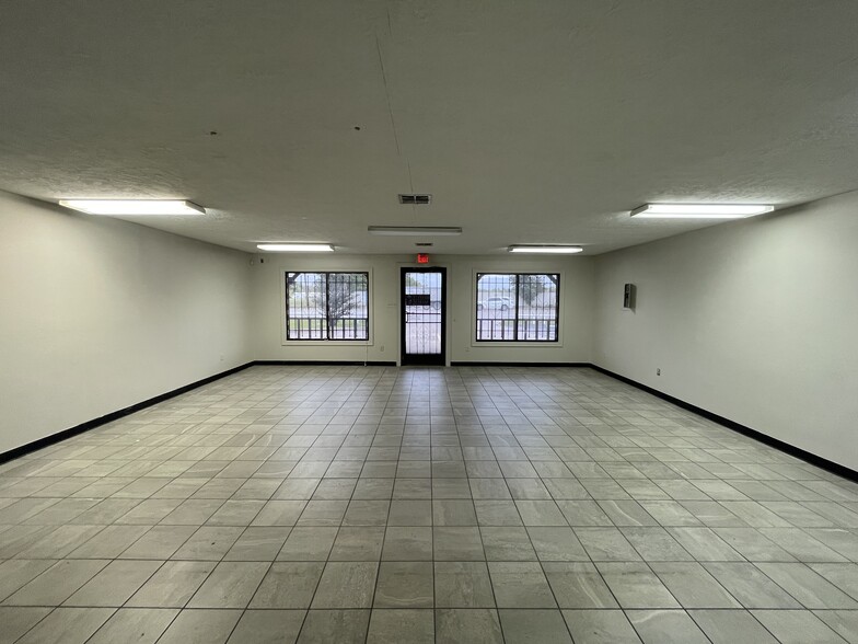 5315 College St, Beaumont, TX for lease - Building Photo - Image 3 of 5