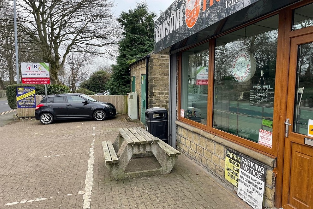 195-201 Newsome Rd, Huddersfield, WYK HD4 6LP - Unit 195 -  - Interior Photo - Image 1 of 9