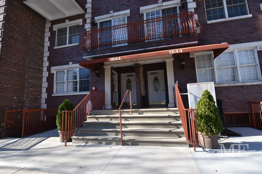 1544 E 13th St Brooklyn Ny 11230 Front Retail Office 1544 E 13th St Brooklyn Ny 11230 Front Retail Office Property For On Loopnet Com
