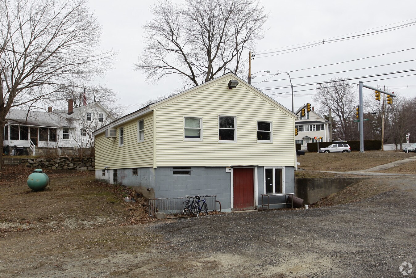 5 Lowell Rd, Hudson, NH 03051