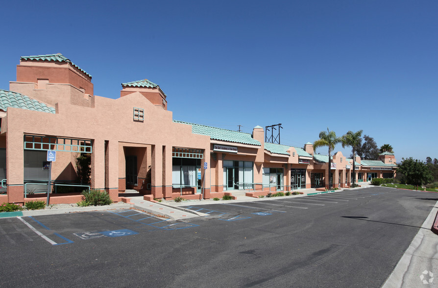 1910-1920 Shadowridge Dr, Vista, CA for lease - Primary Photo - Image 1 of 4