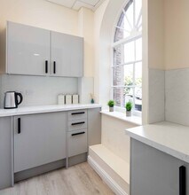 Toneway, Bathpool for lease Interior Photo- Image 2 of 10