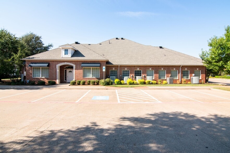 2563 SW Grapevine Pky, Grapevine, TX for sale - Building Photo - Image 1 of 4