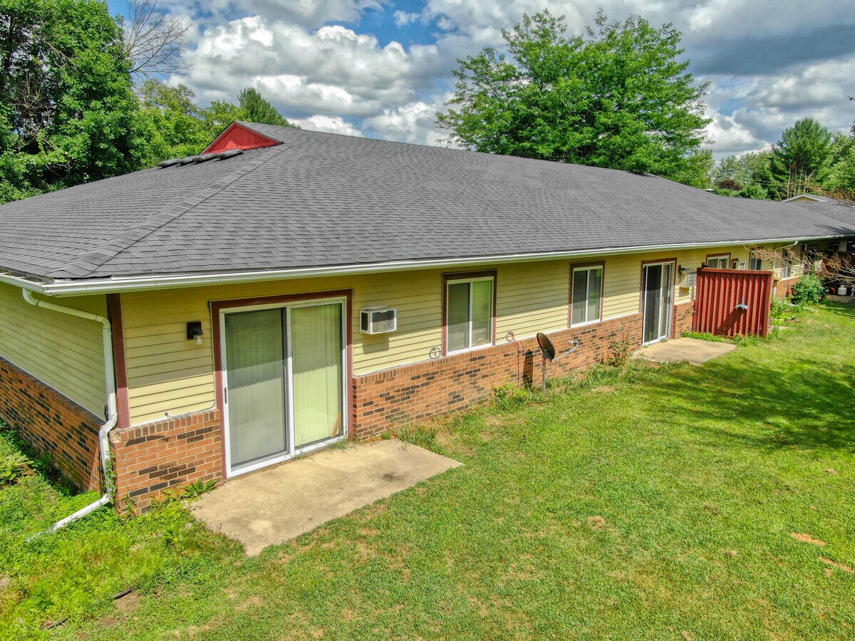 690 Welsh Blvd, Vassar, MI 48768