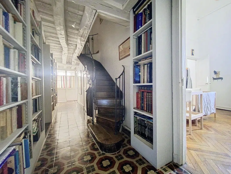 View Photo