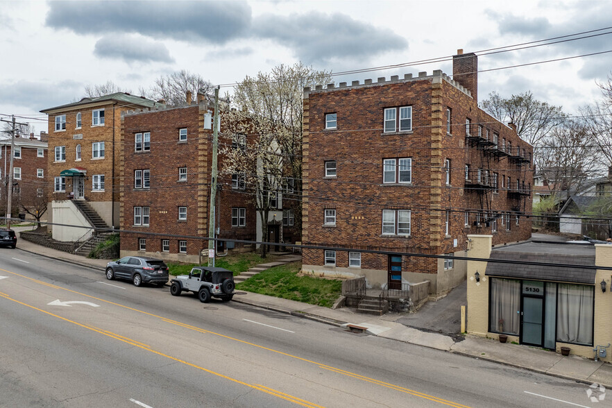 5132-5136 Montgomery Rd, Cincinnati, OH for sale - Primary Photo - Image 1 of 16