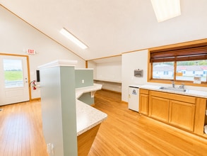 16337 Coastal Hwy, Lewes, DE for lease Interior Photo- Image 2 of 8