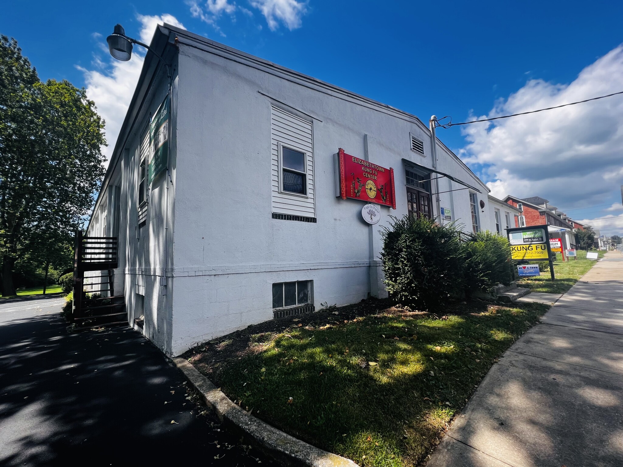 160 S Poplar St, Elizabethtown, PA for lease Building Photo- Image 1 of 19