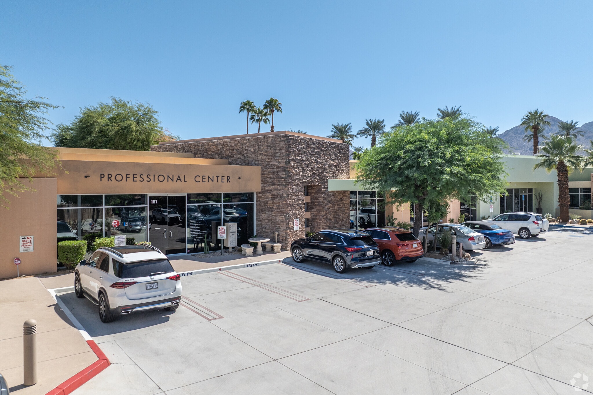 75280 Highway 111, Indian Wells, CA for lease Primary Photo- Image 1 of 5
