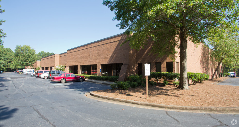 2197 Canton Rd, Marietta, GA for lease - Primary Photo - Image 1 of 9