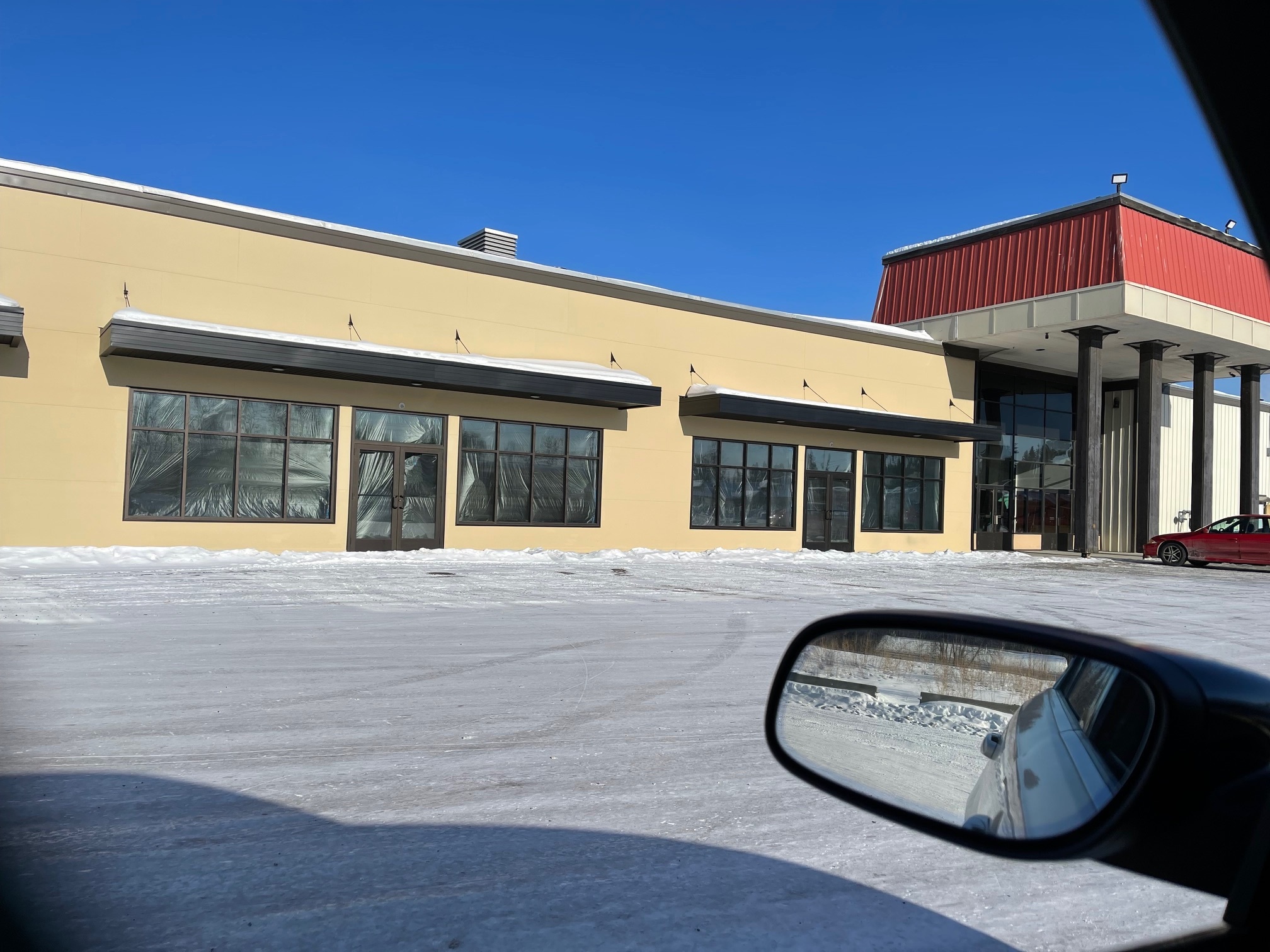 301 N Santa Claus Ln, North Pole, AK for lease Building Photo- Image 1 of 2