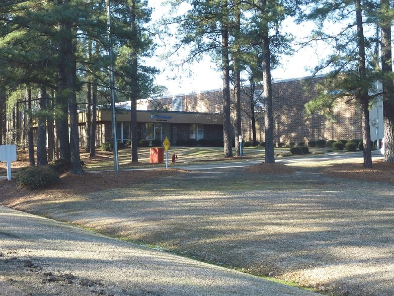 100 Grace Dr, Weldon, NC 27890