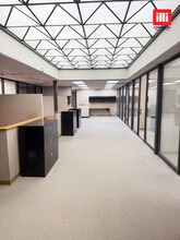 12345 Ventura Blvd, Studio City, CA for lease Interior Photo- Image 2 of 10