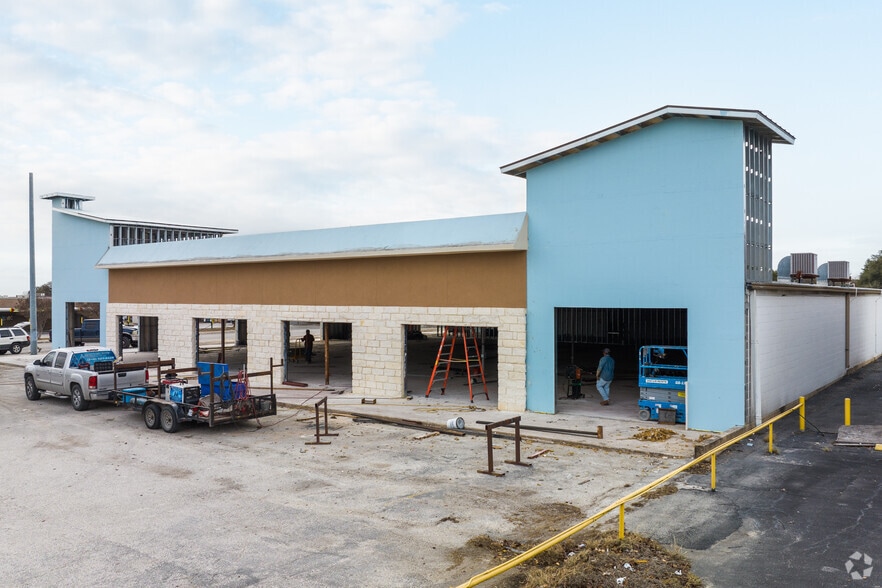 2405 Pat Booker Rd, Universal City, TX 78148