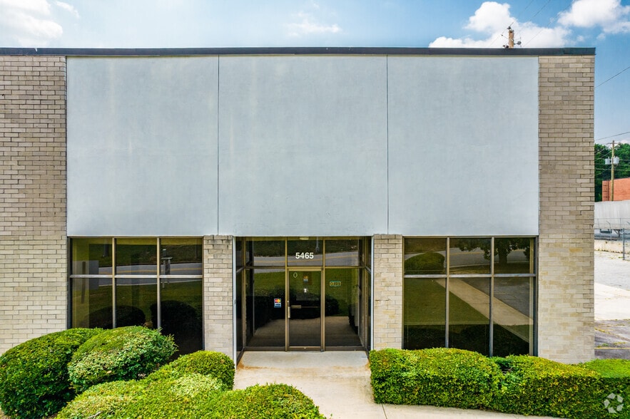 5465-5475 Tulane Dr SW, Atlanta, GA for lease - Building Photo - Image 2 of 6