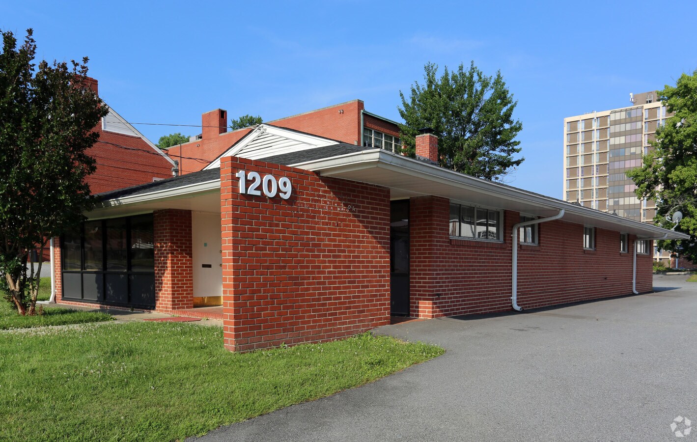 1209 Magnolia St, Greensboro, NC 27401