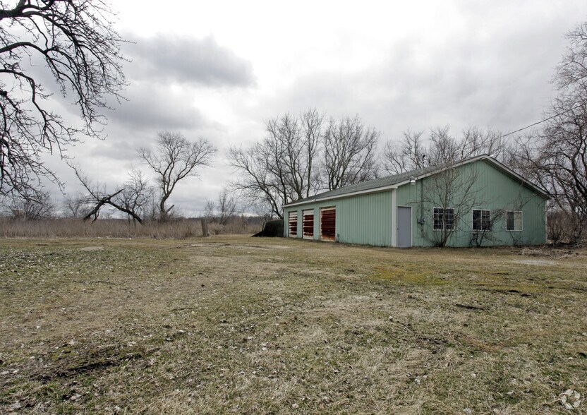 10533 Gratiot Ave, Casco Township, MI 48064