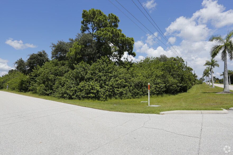 13102 Appleton Blvd, Port Charlotte, FL for sale - Primary Photo - Image 1 of 1