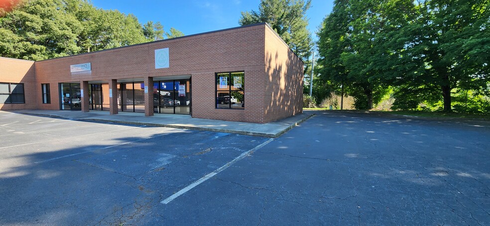 802 Fairview Rd, Asheville, NC for lease - Building Photo - Image 1 of 7