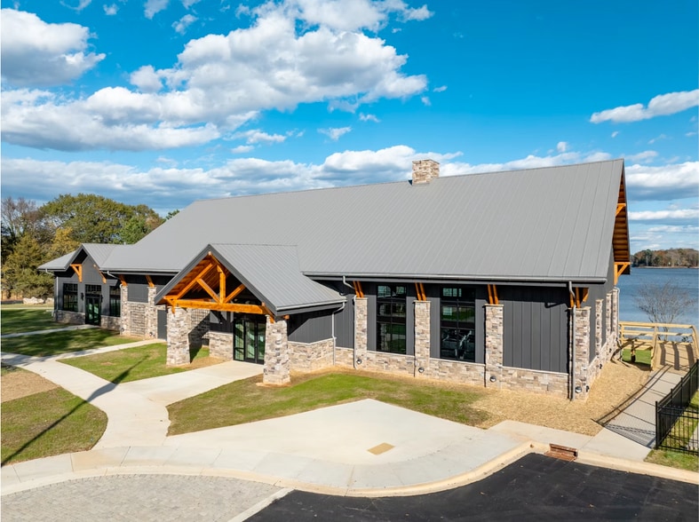 11728 Mountain Island Brook Ln, Charlotte, NC for lease - Building Photo - Image 2 of 9