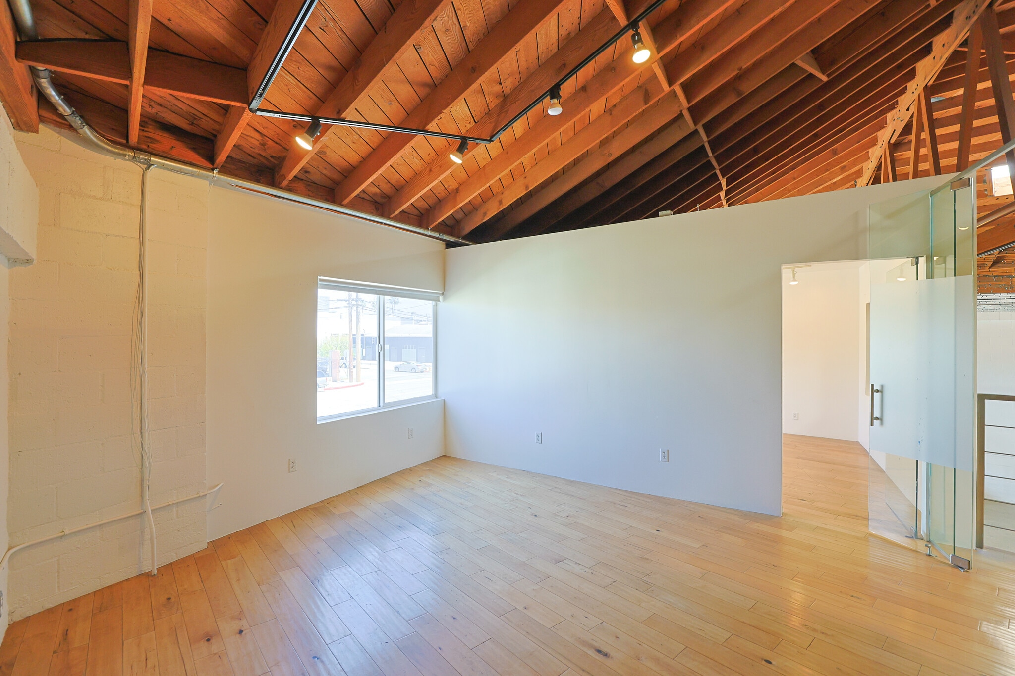 5856 Adams Blvd, Culver City, CA for lease Interior Photo- Image 1 of 4