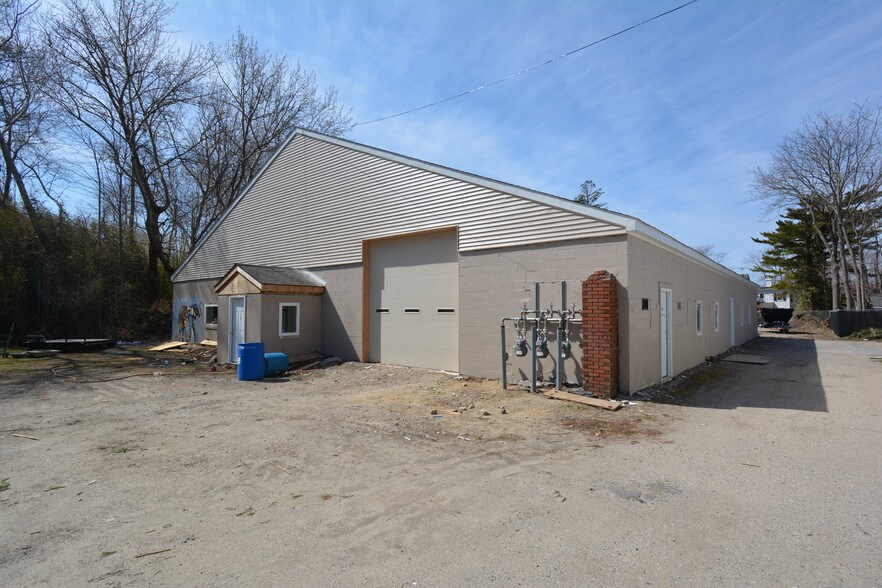 380 Grove Ave, Patchogue, NY 11772