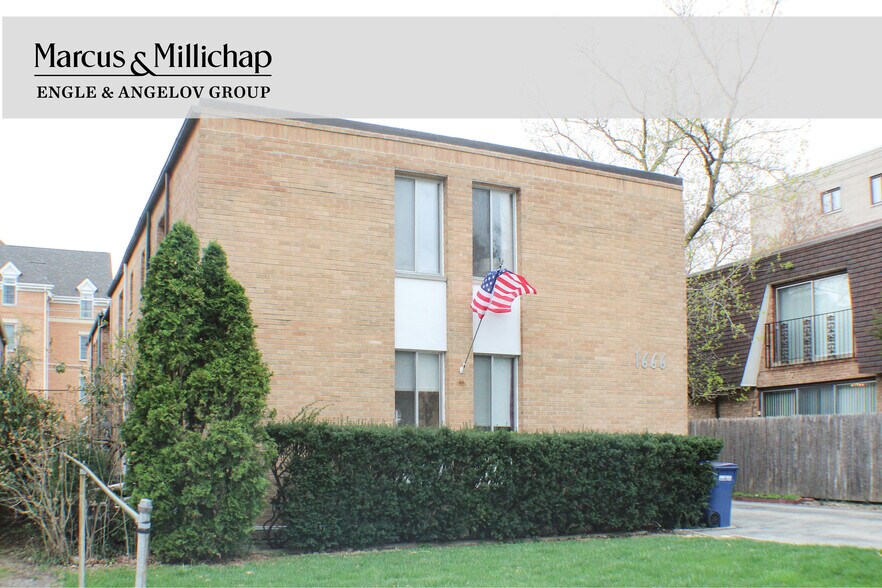 1666 2nd St, Highland Park, IL 60035