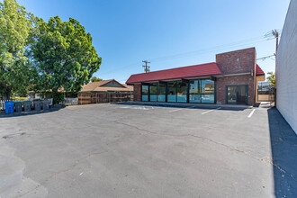 27016 Langside Ave, Santa Clarita, CA for lease Building Photo- Image 2 of 6