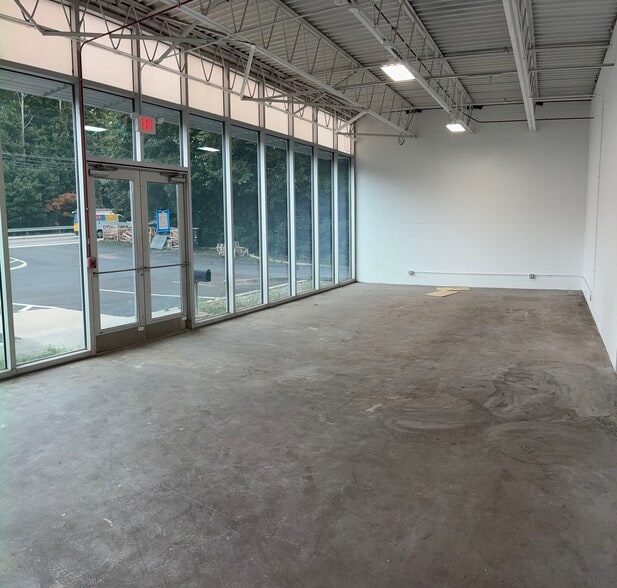 145 Union St, Holbrook, MA for lease - Building Photo - Image 2 of 18