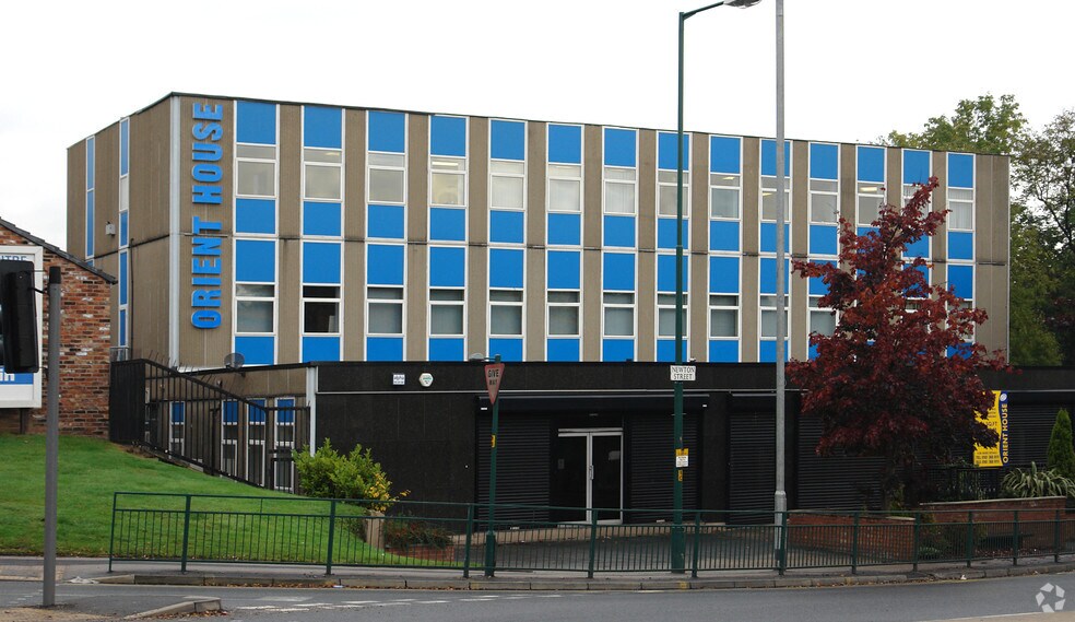 Newton St, Hyde, SK14 4RY