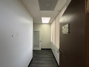 3000 Gulf To Bay Blvd, Clearwater, FL for lease Interior Photo- Image 1 of 9