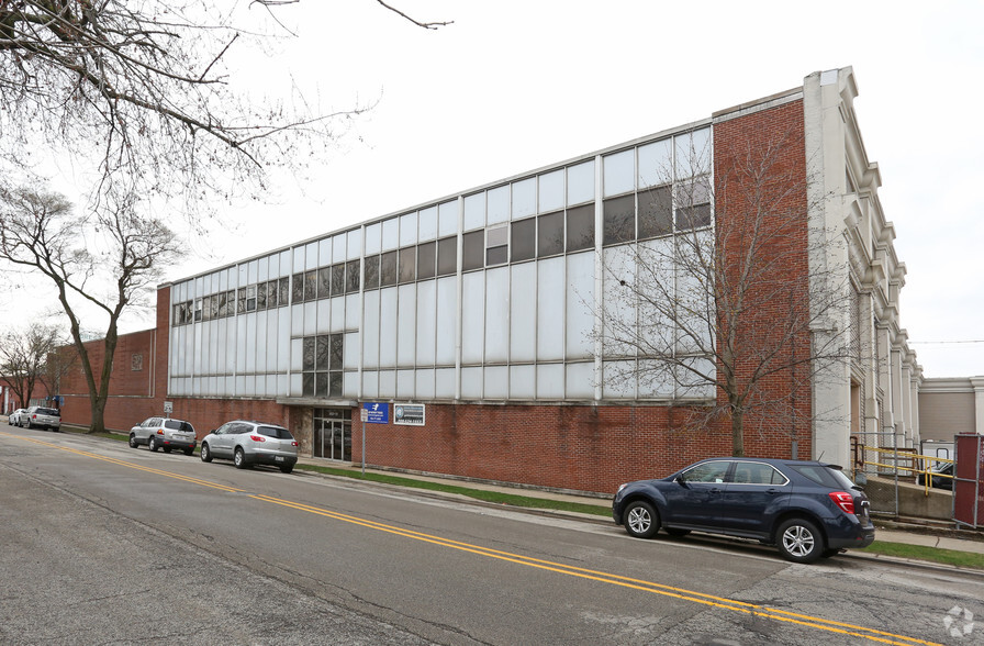 1401 S Circle Ave, Forest Park, IL for lease - Primary Photo - Image 1 of 4