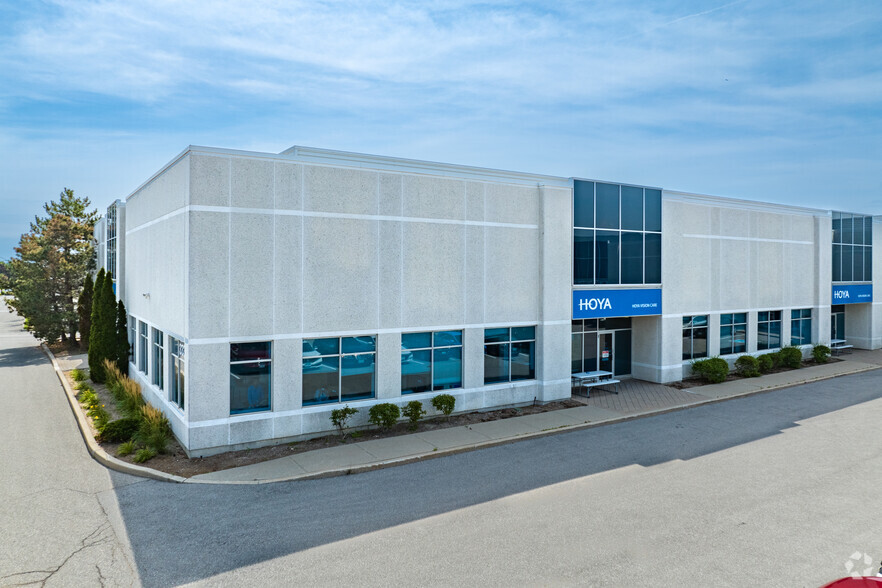 3330 Ridgeway Dr, Mississauga, ON for lease - Building Photo - Image 2 of 5