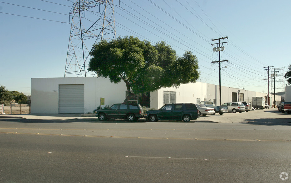 14018 Garfield Ave, Paramount, CA for sale - Primary Photo - Image 1 of 1