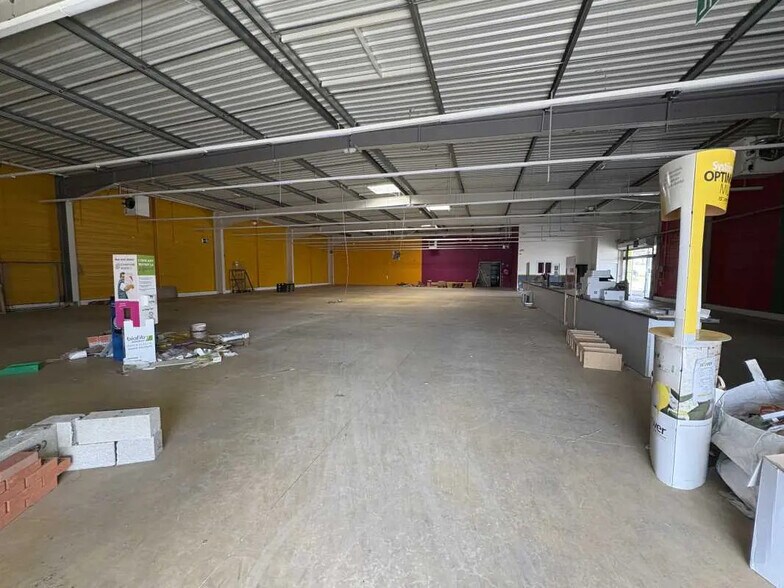 Office in Maignelay-Montigny for lease - Interior Photo - Image 2 of 7