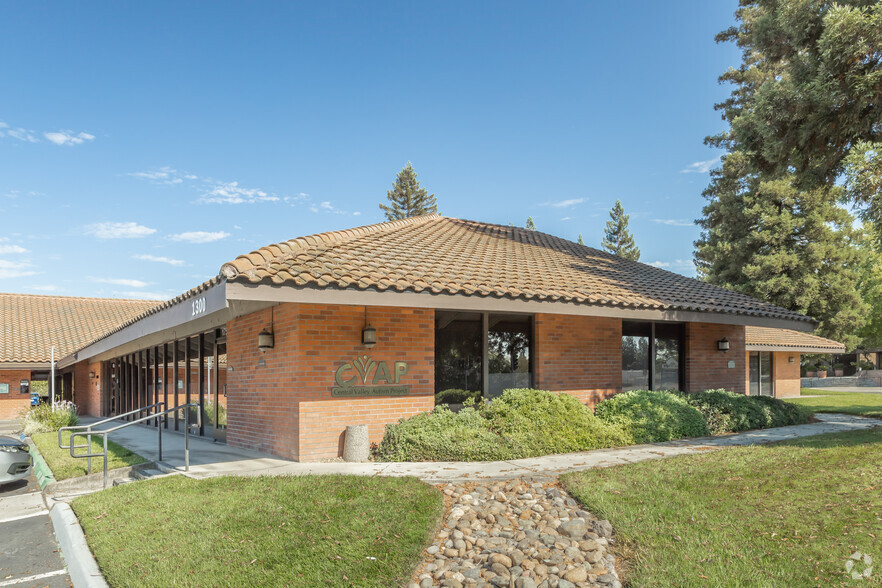 1300 Ethan Way, Sacramento, CA for lease - Building Photo - Image 1 of 6