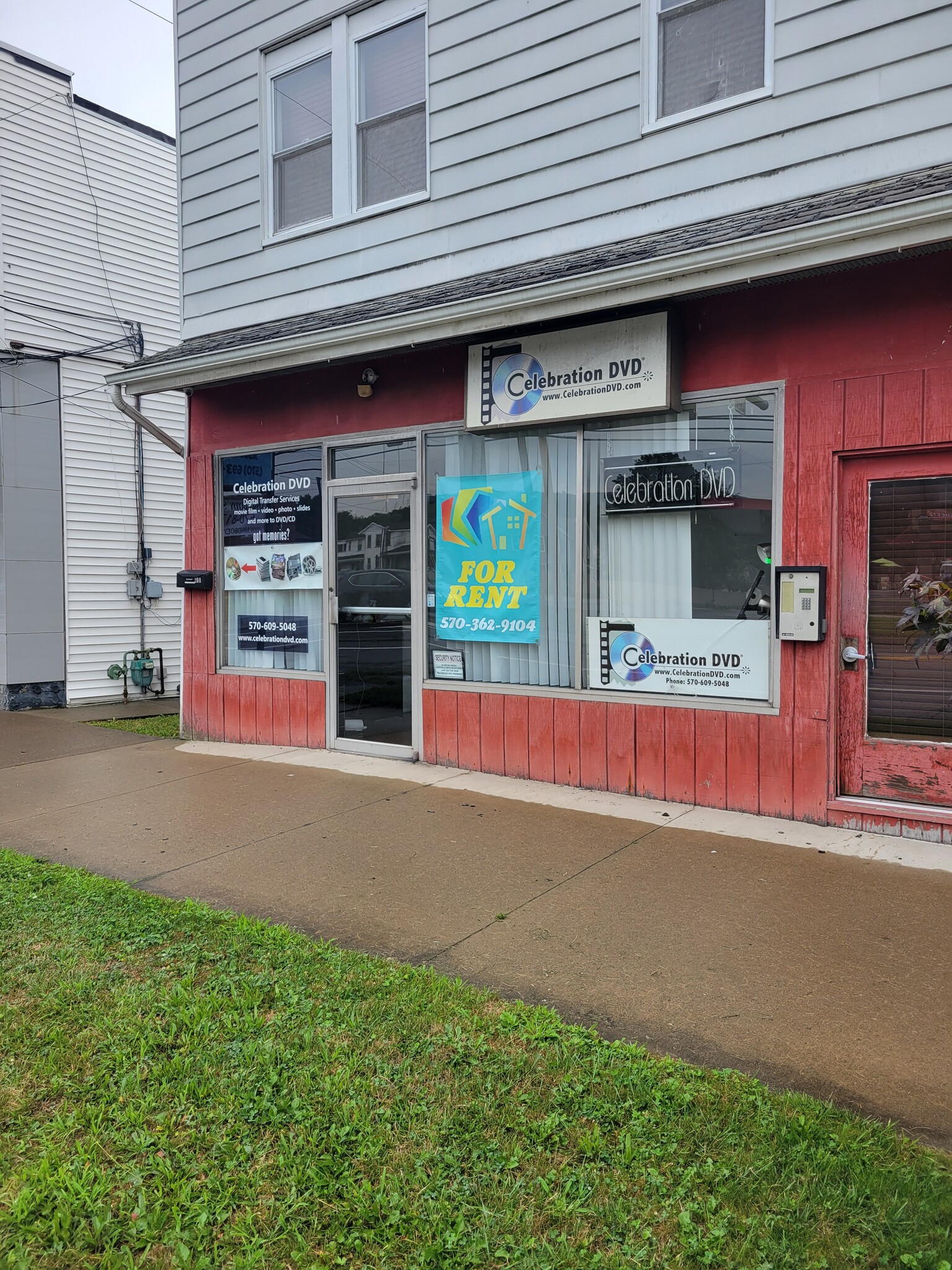 208-210 Wyoming Ave, Wyoming, PA for lease Building Photo- Image 1 of 2