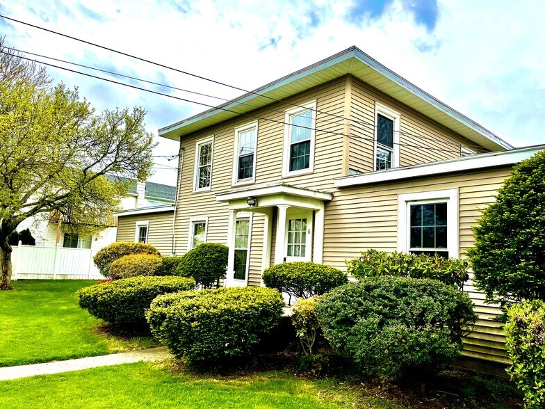 8 2nd St, Saugerties, NY for sale - Primary Photo - Image 1 of 1