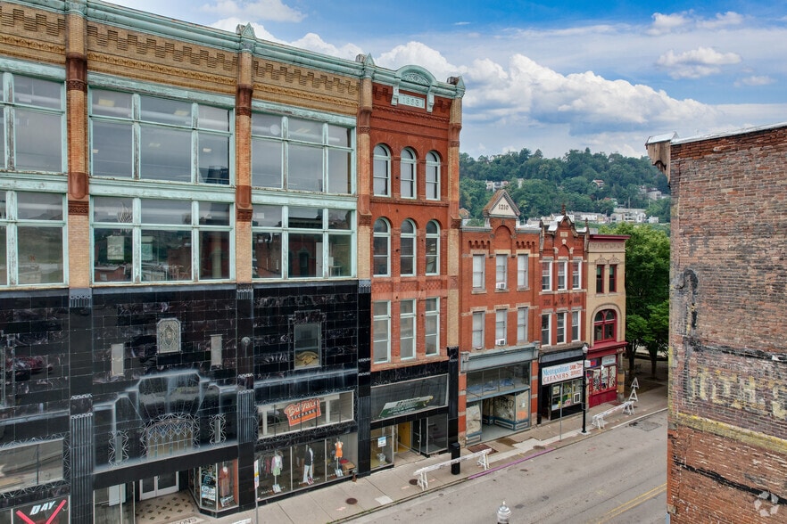 1212 E Carson St, Pittsburgh, PA for lease - Building Photo - Image 1 of 3