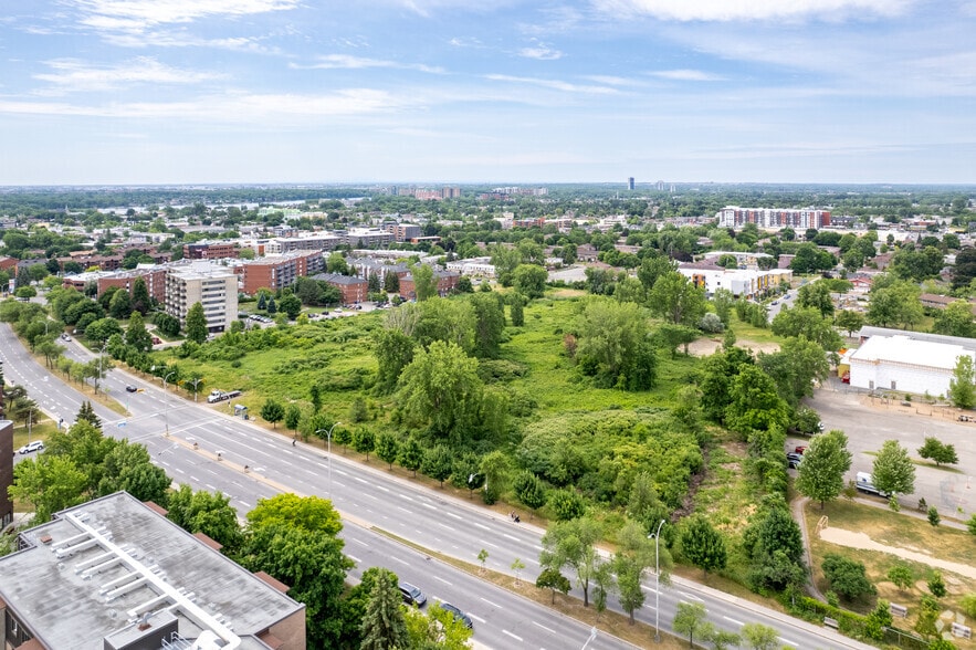 Boul Chomedey, Laval, QC for sale - Aerial - Image 2 of 3